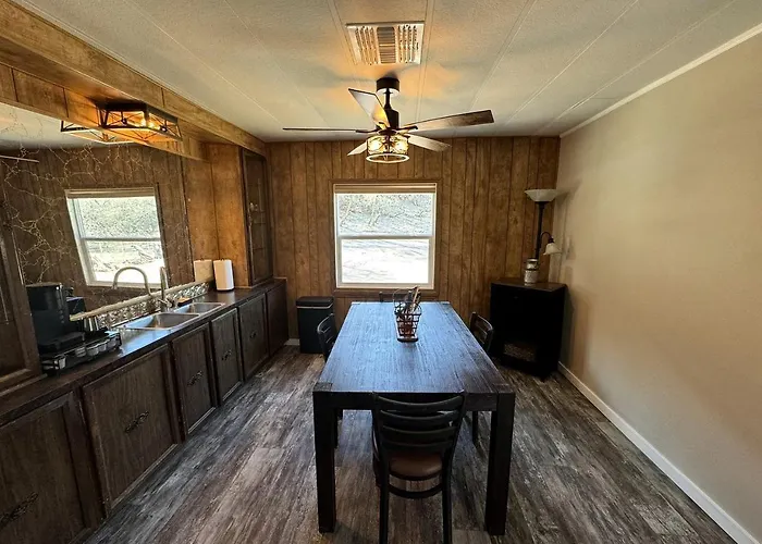 Cozy Creekside With Deck And Fire Pit In Camp Verde, Arizona Сasa de vacaciones